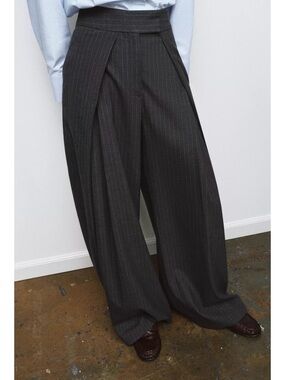 ZARA Women’s Gray Pinstripe Dress Pants - SOLD OUT IN STORES